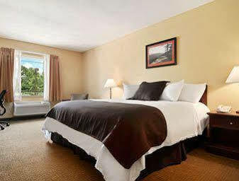 Super 8 Monterey Hotel Exterior foto
